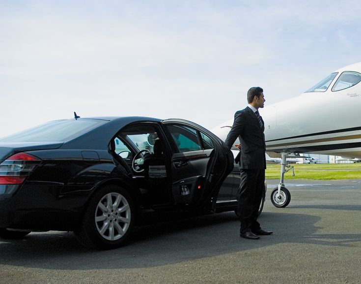 How Professional Airport Services Ensure On-Time Pickup